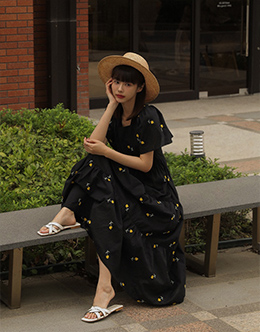 韓妞感大澎袖小花長洋裝