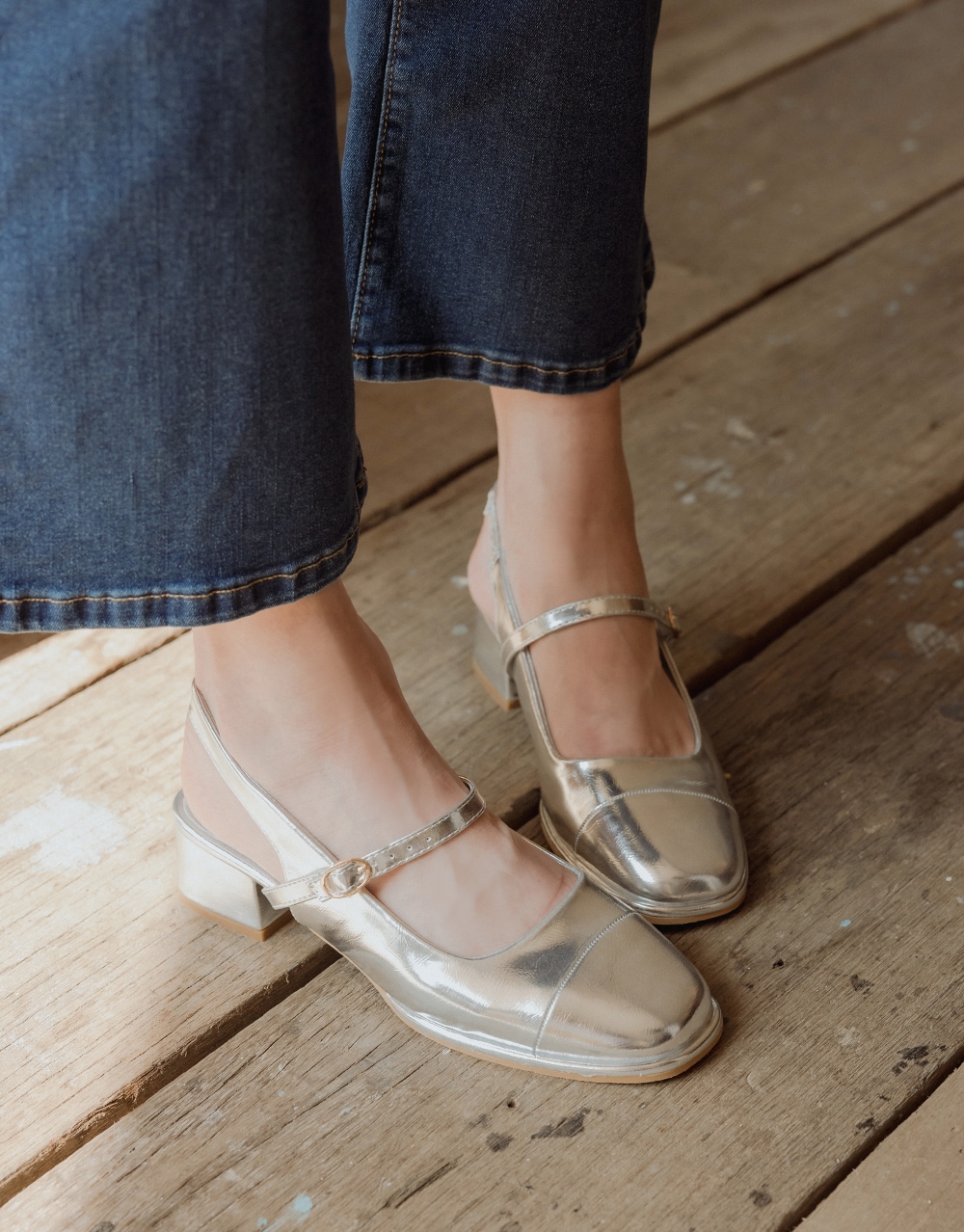 古典金釦低跟瑪麗珍鞋