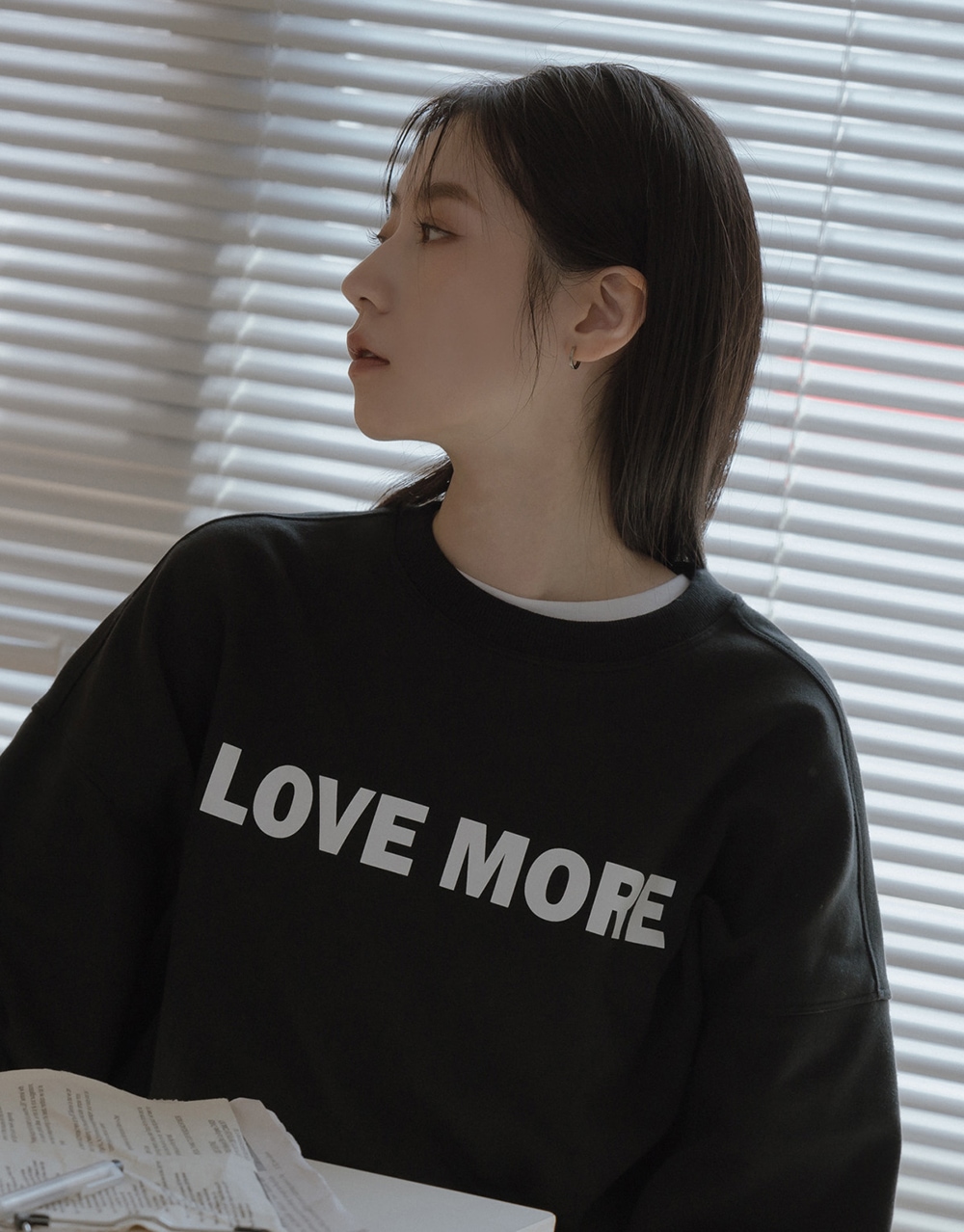 MIT LOVE MORE 標語印花大學T
