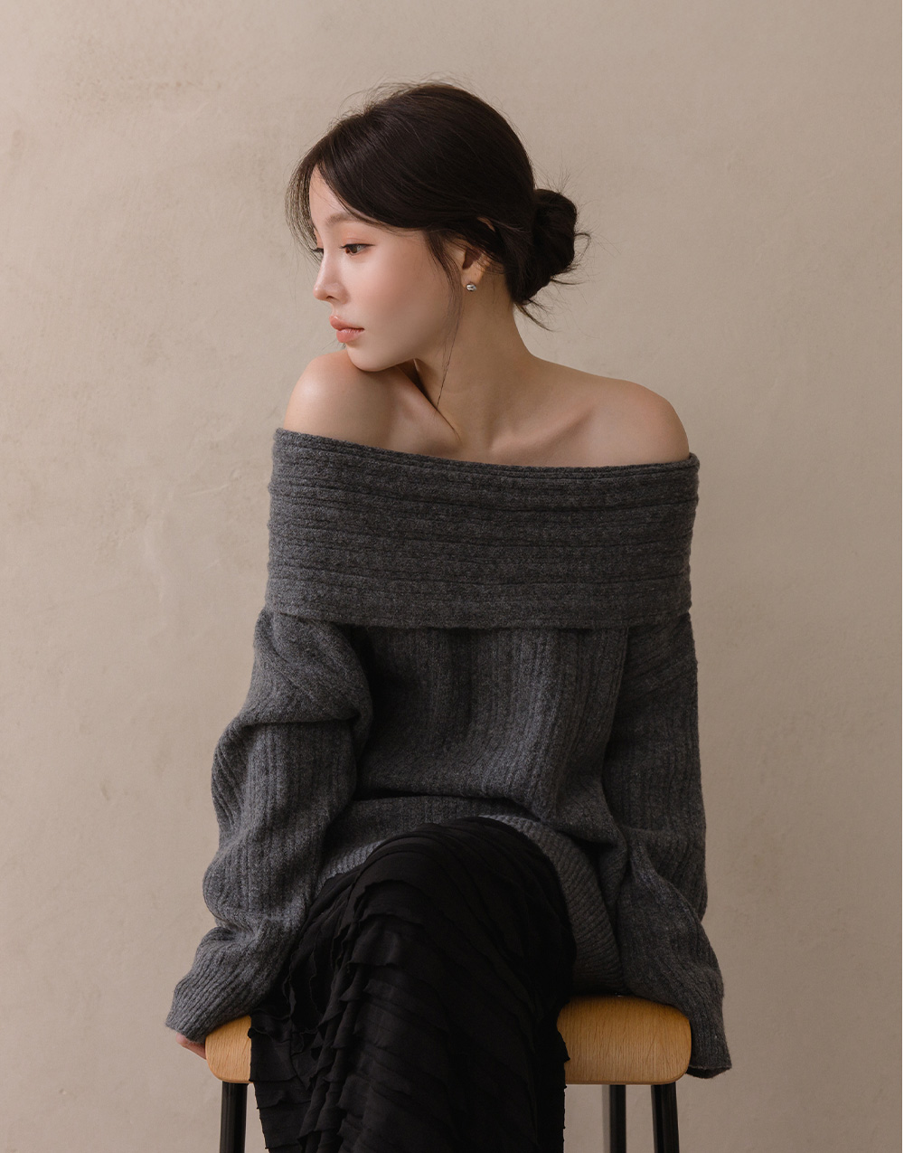 一字領坑條翻領毛衣