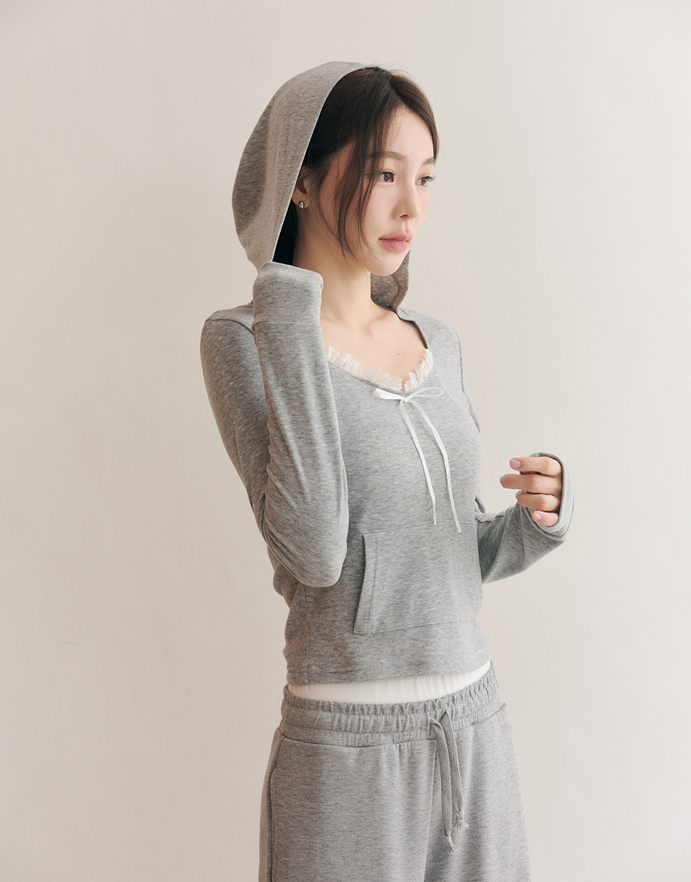 絨感連帽蕾絲長袖上衣