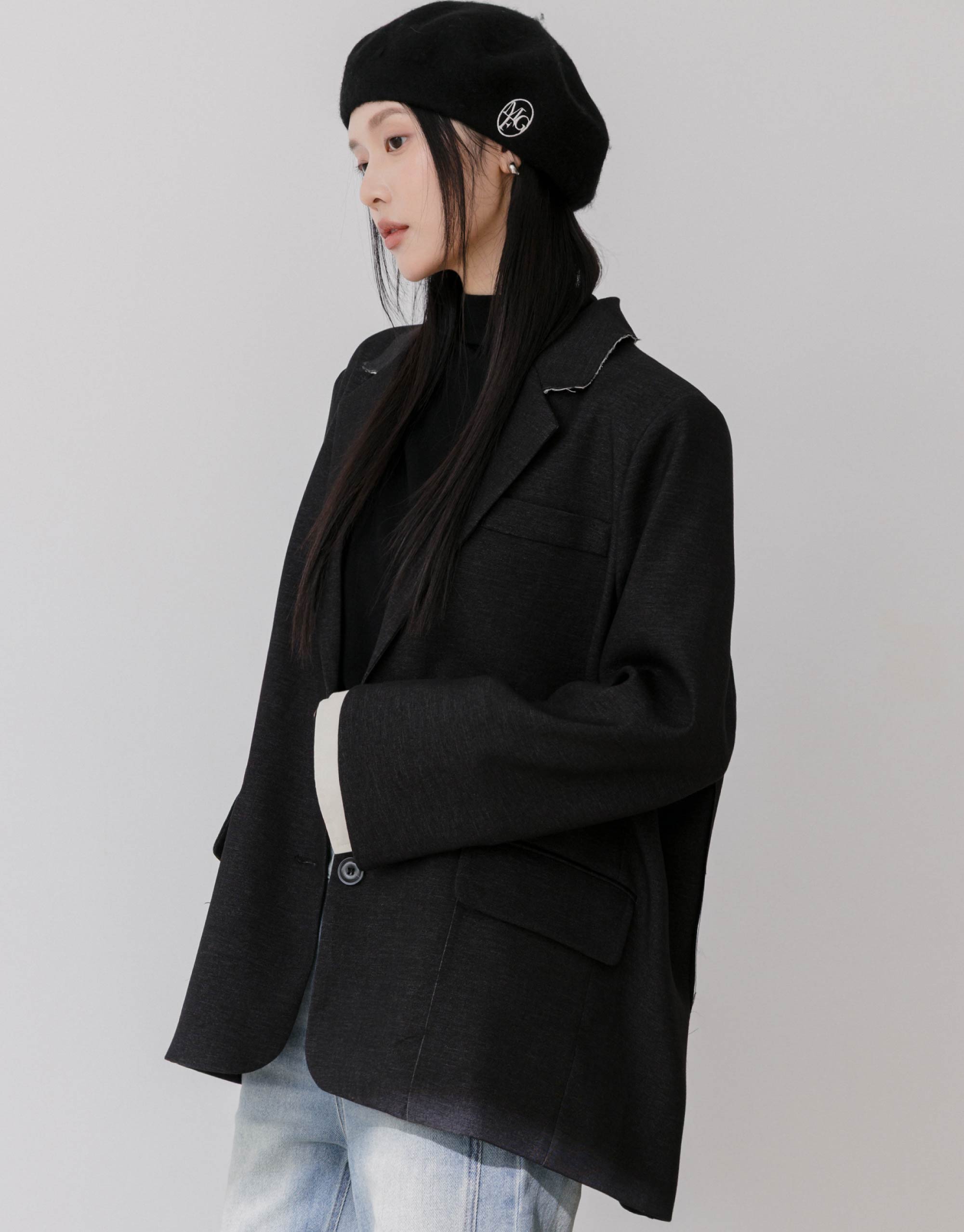 領邊抽鬚西裝外套