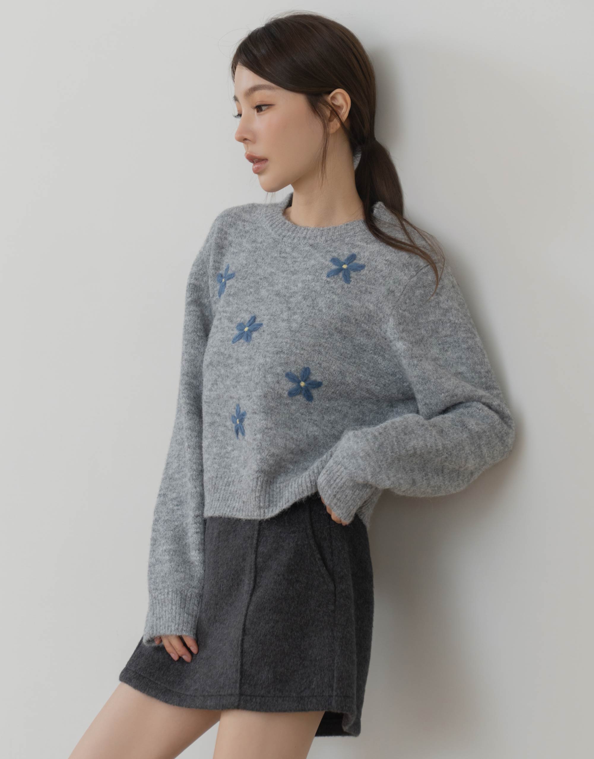 羊毛小花刺繡針織毛衣