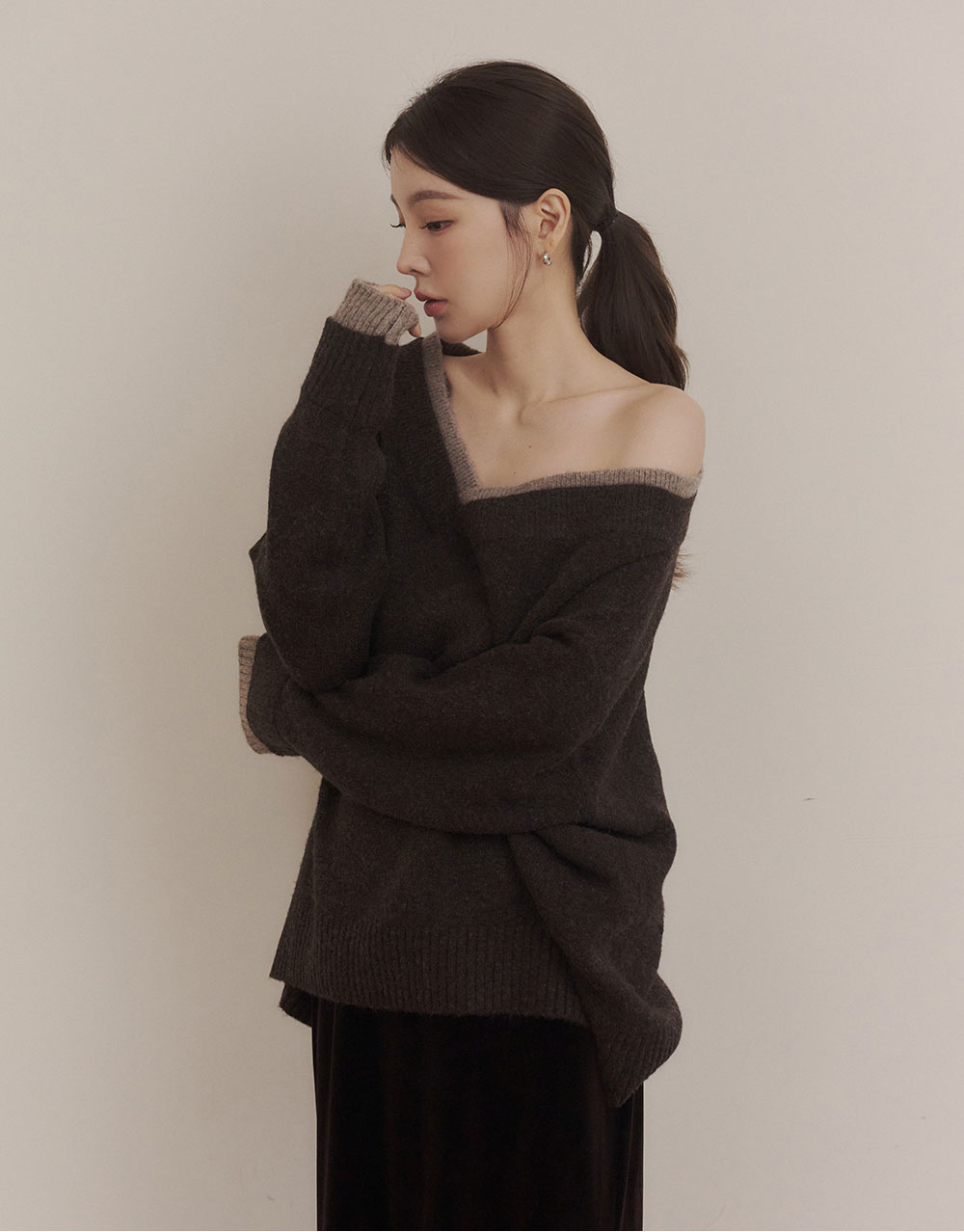 羊毛大V領撞色寬鬆毛衣