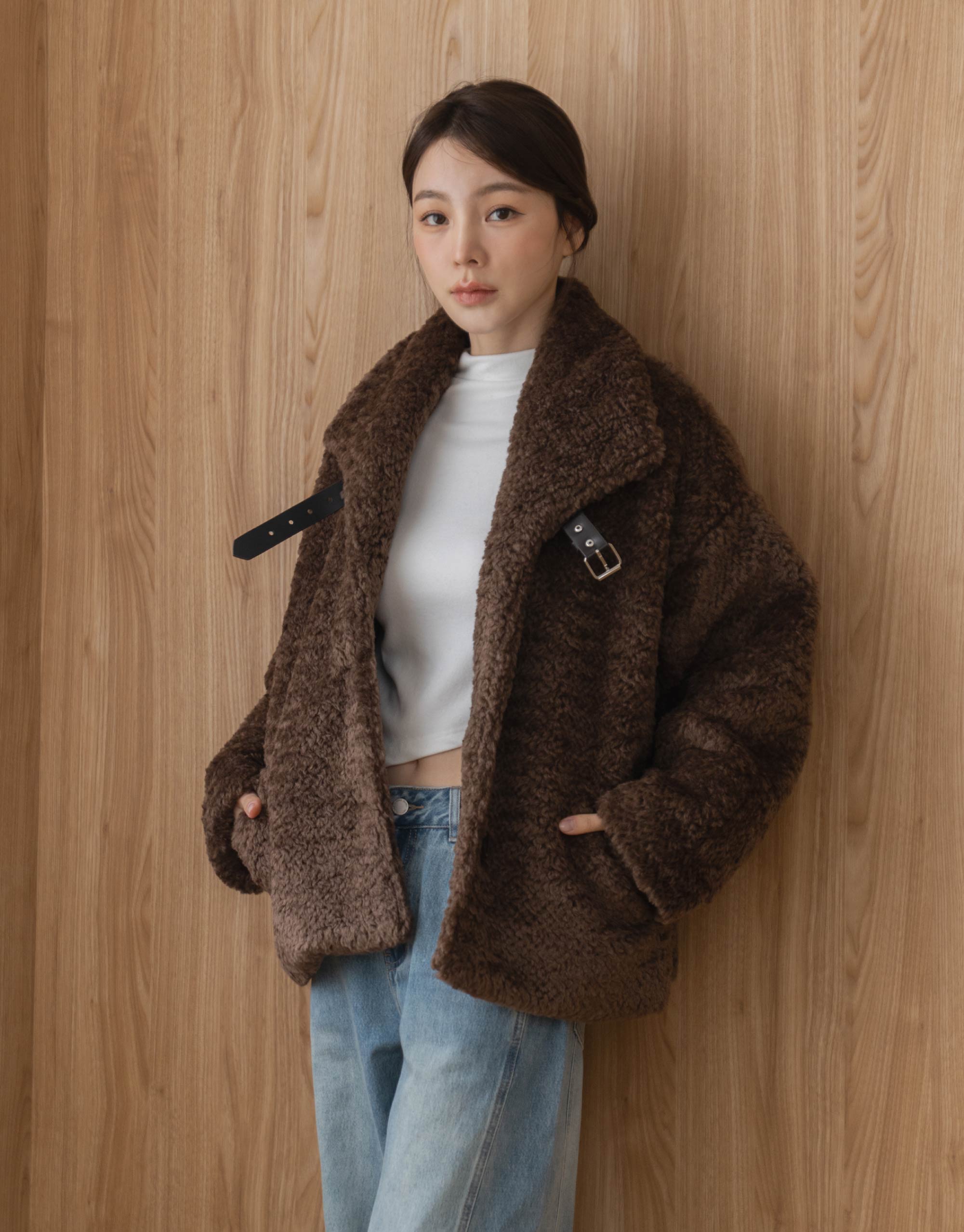 皮釦翻領毛毛外套