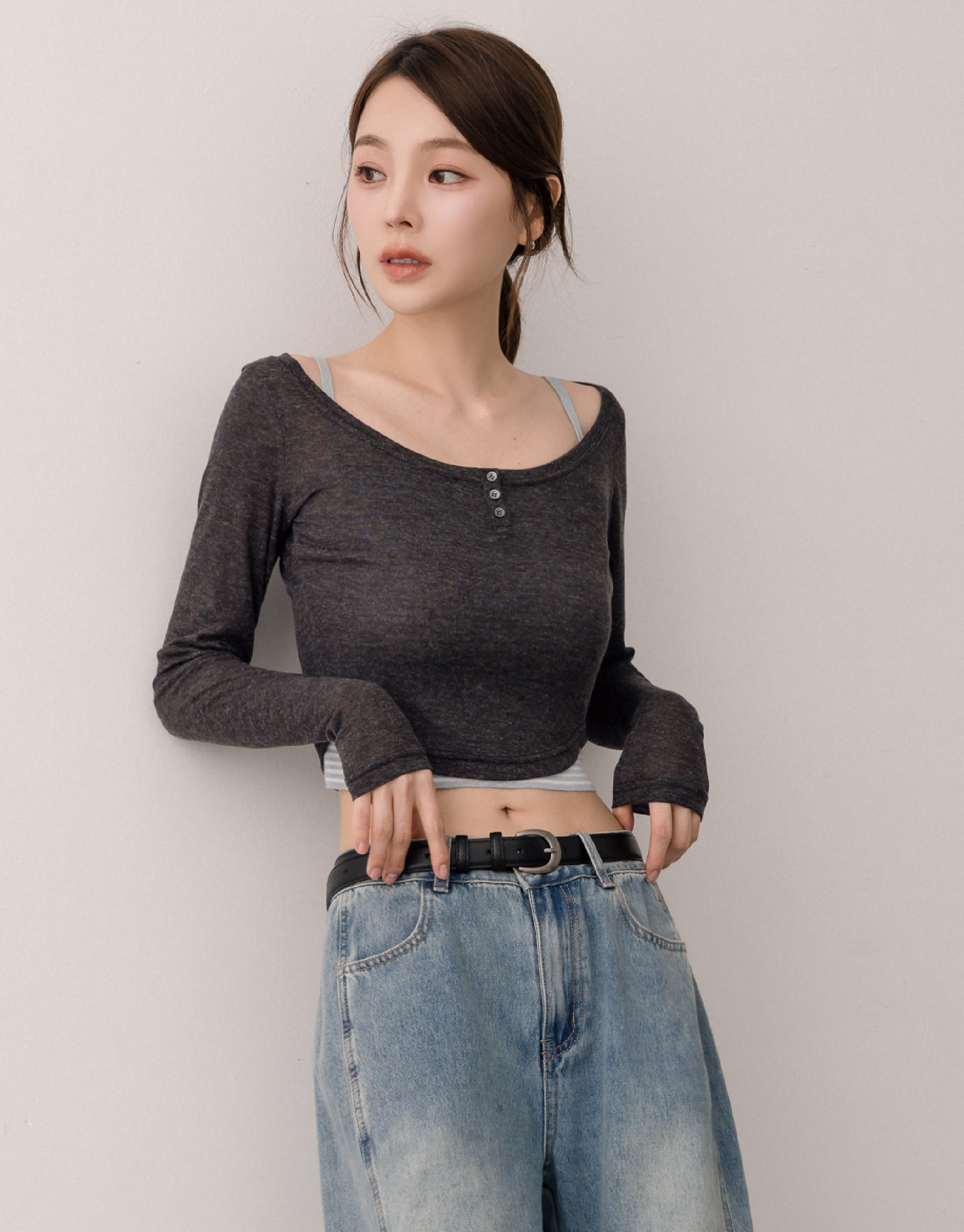 微透膚大圓領上衣