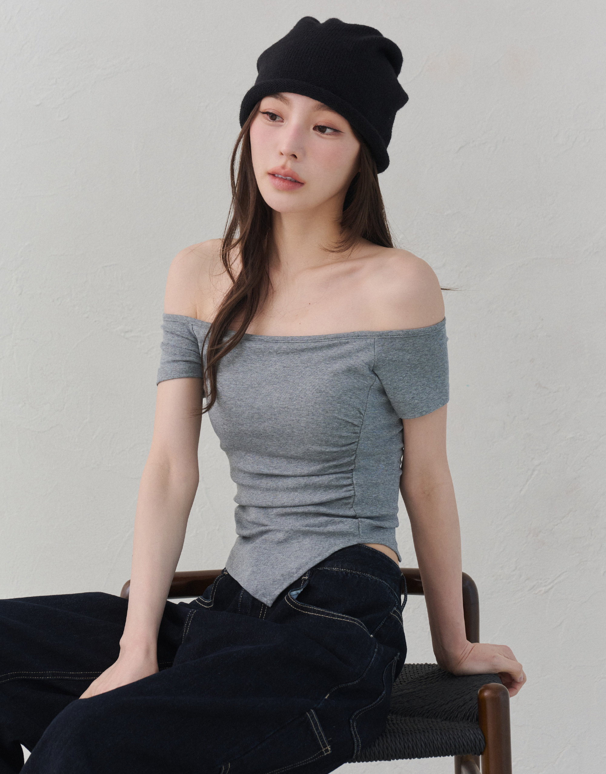 側抓皺一字領短袖上衣