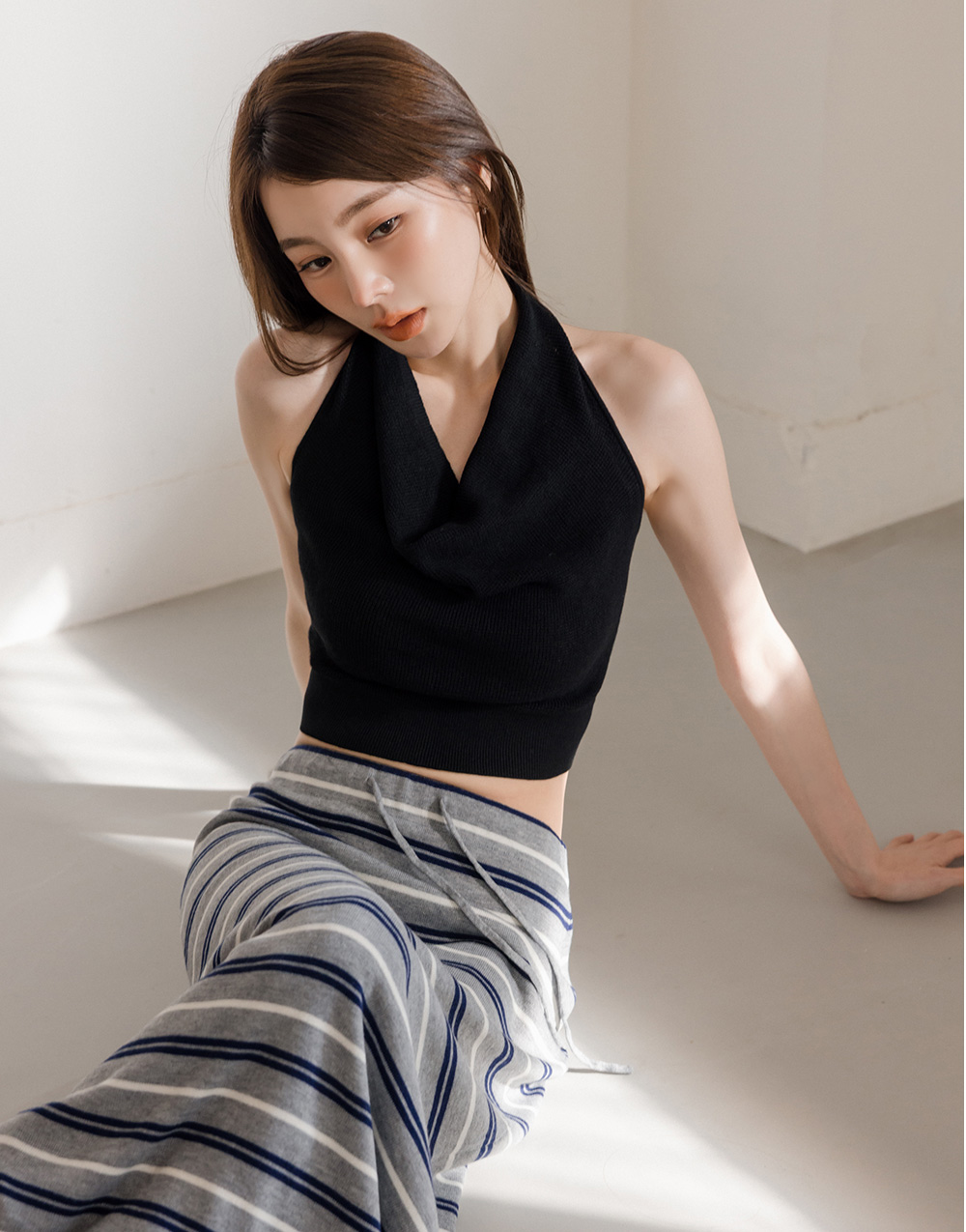 繞脖垂墜領針織背心