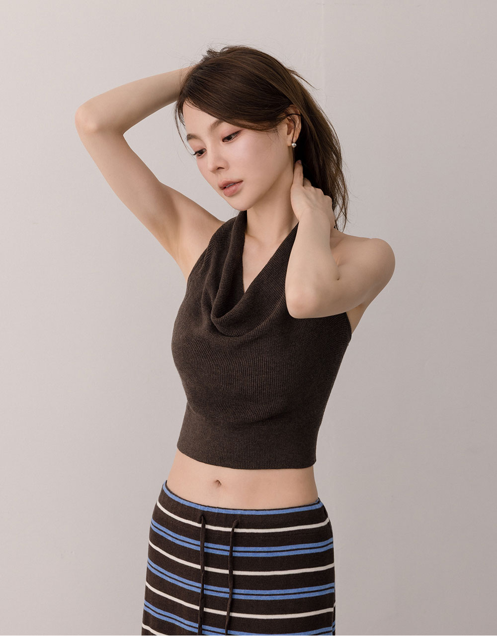 繞脖垂墜領針織背心