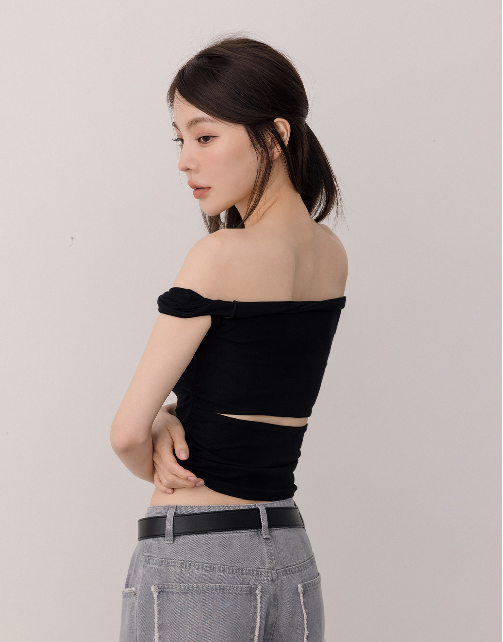 平口扭結背縷空短袖上衣(Eco Cosy極柔優可絲)