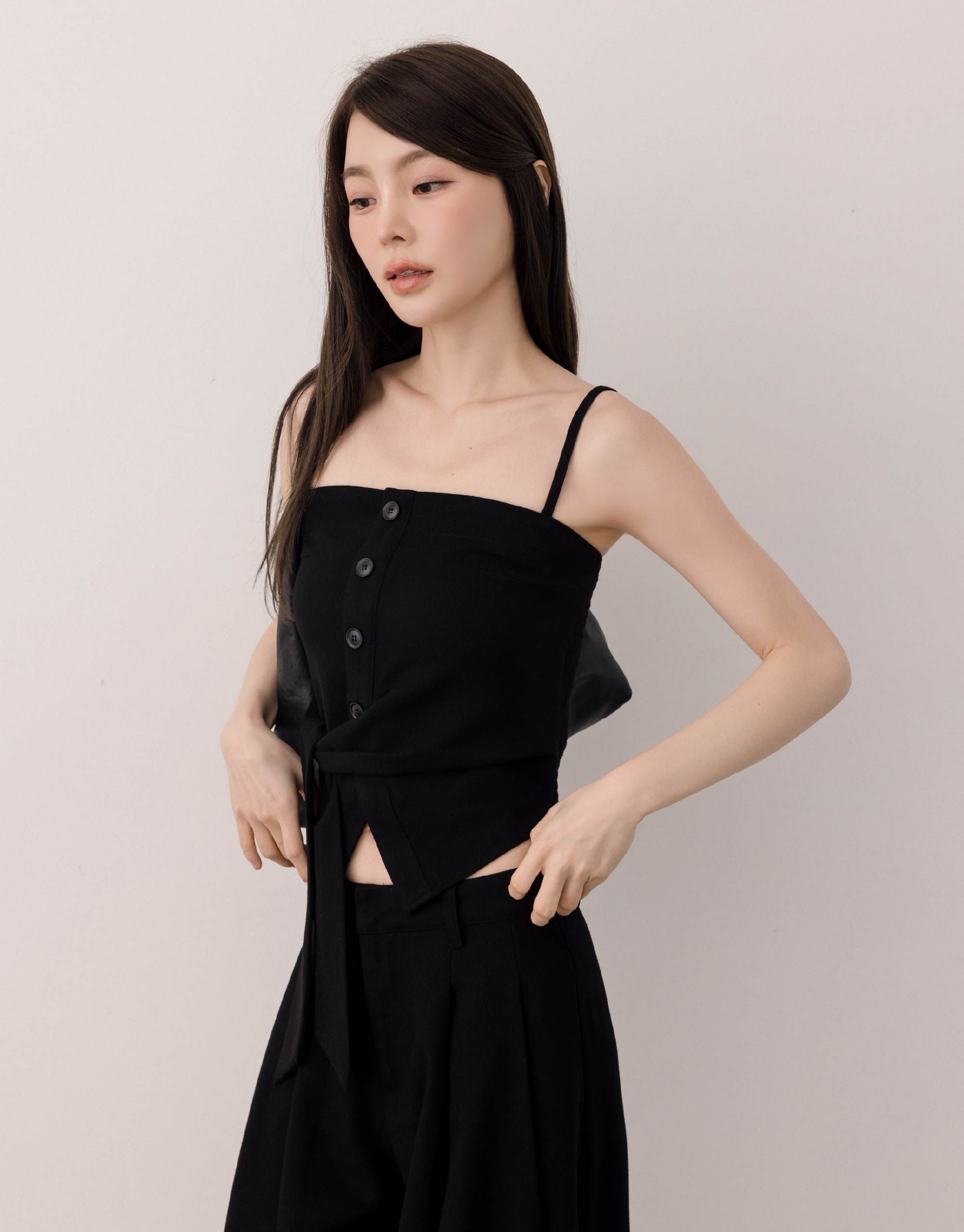 天絲細肩綁帶上衣