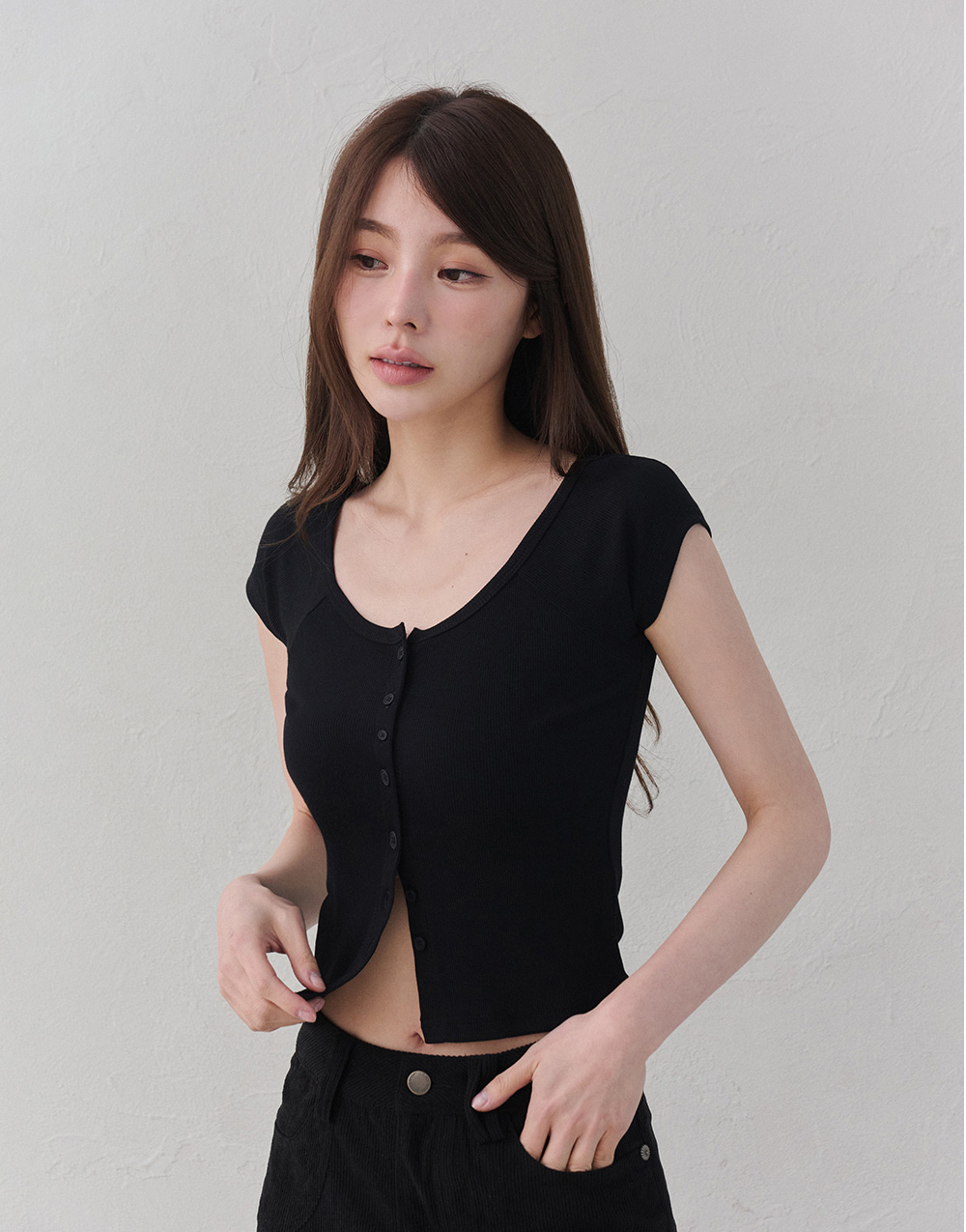 圓領排釦羅紋上衣