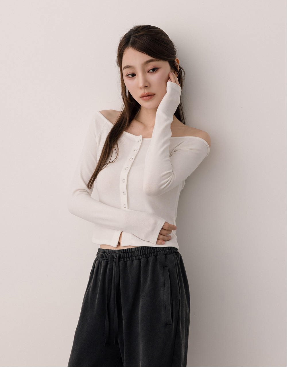 萊賽爾一字領壓釦上衣