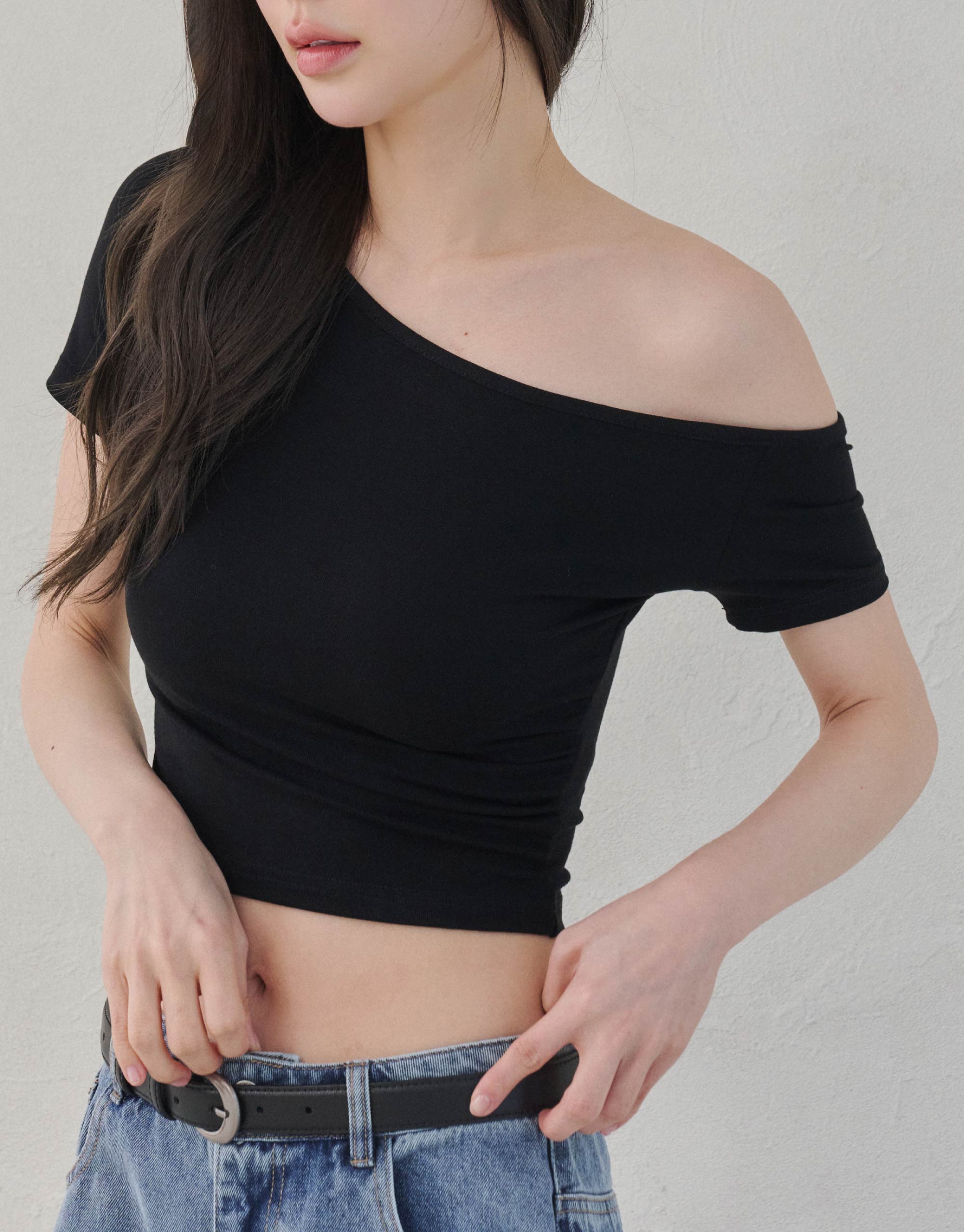 萊賽爾斜肩側抓皺上衣