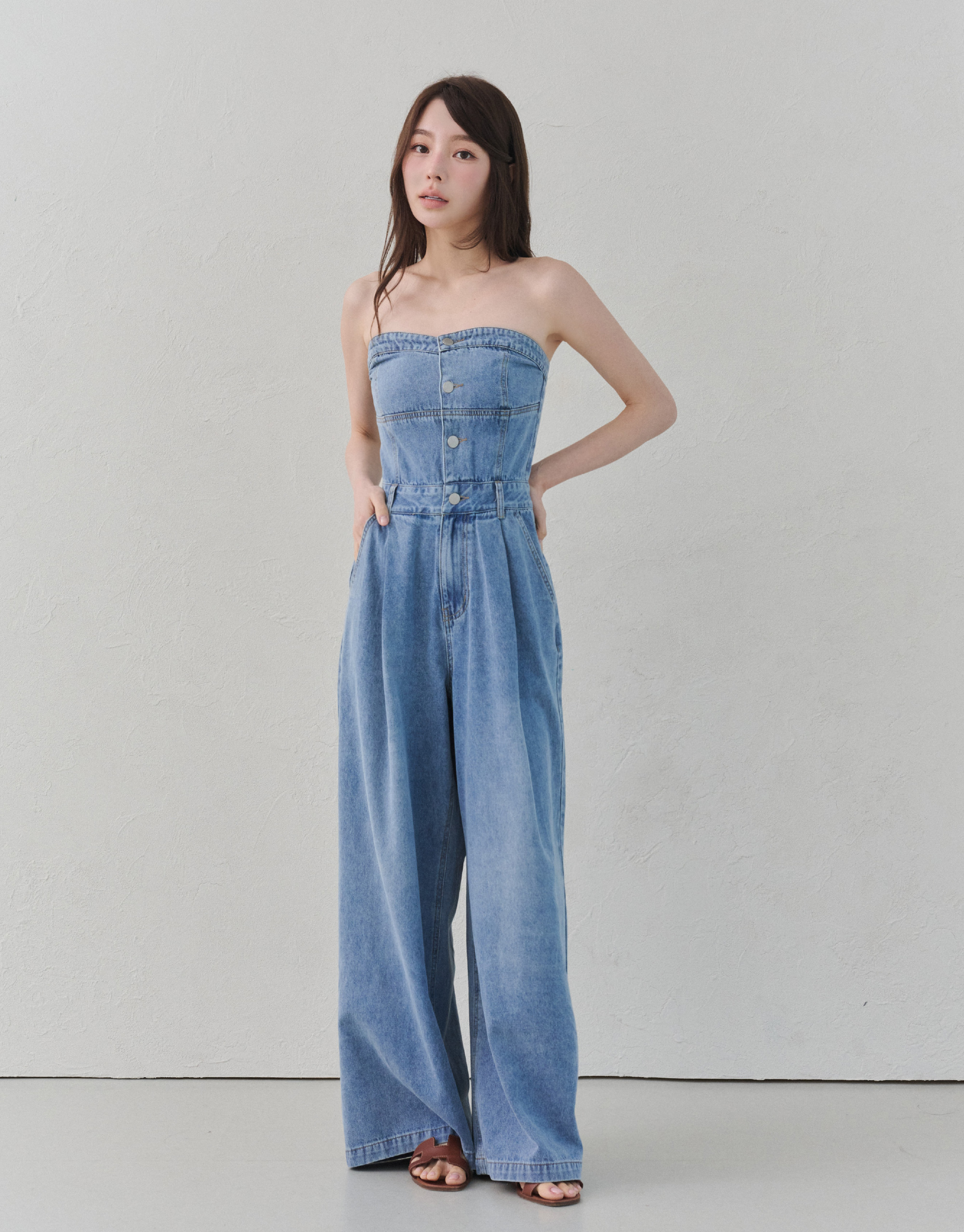 微桃心領口牛仔連身褲