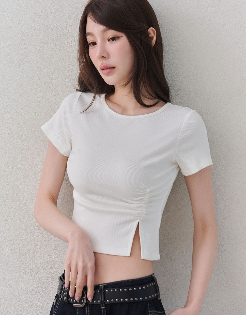 側抓皺開衩圓領短袖上衣