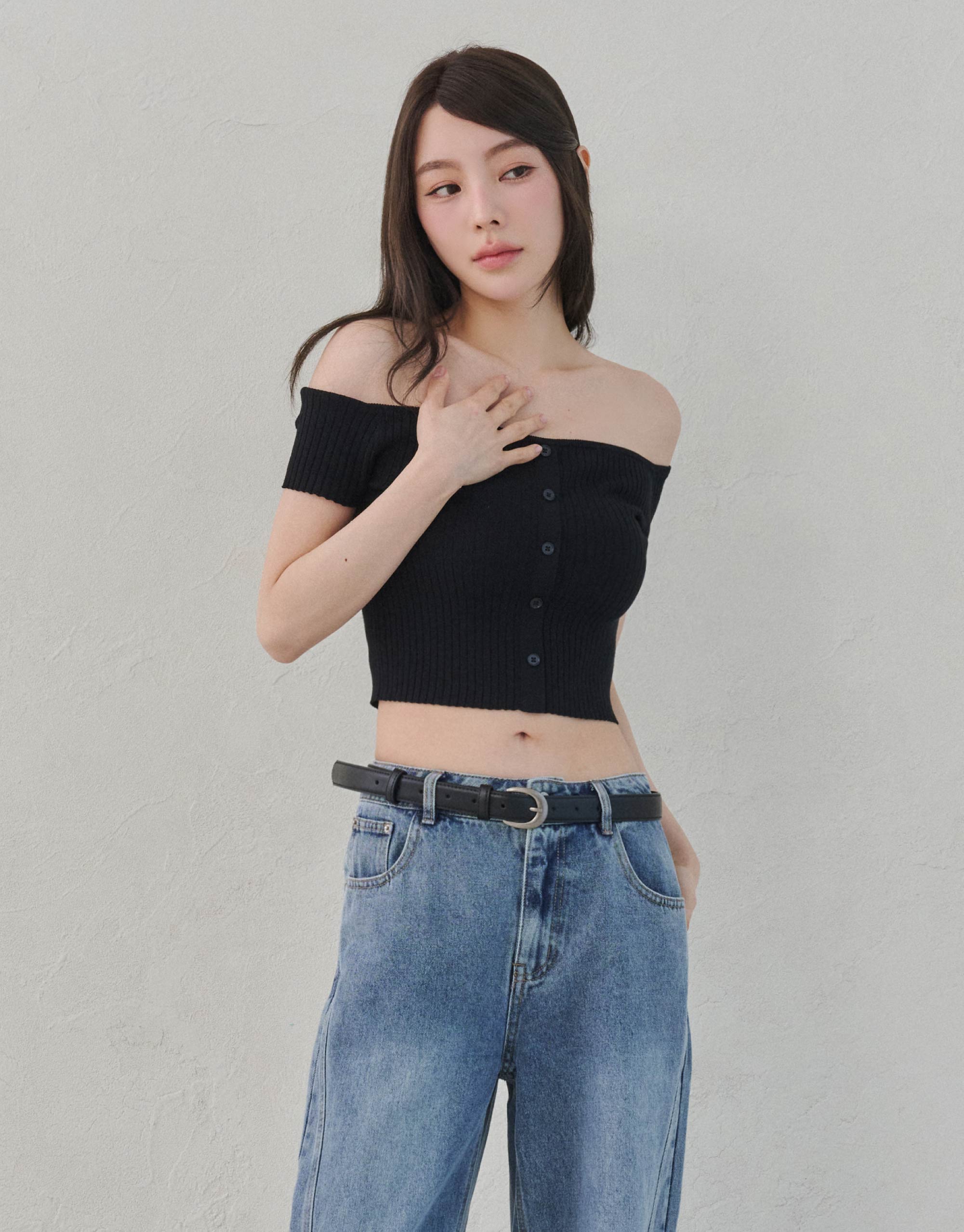 一字領坑條針織上衣