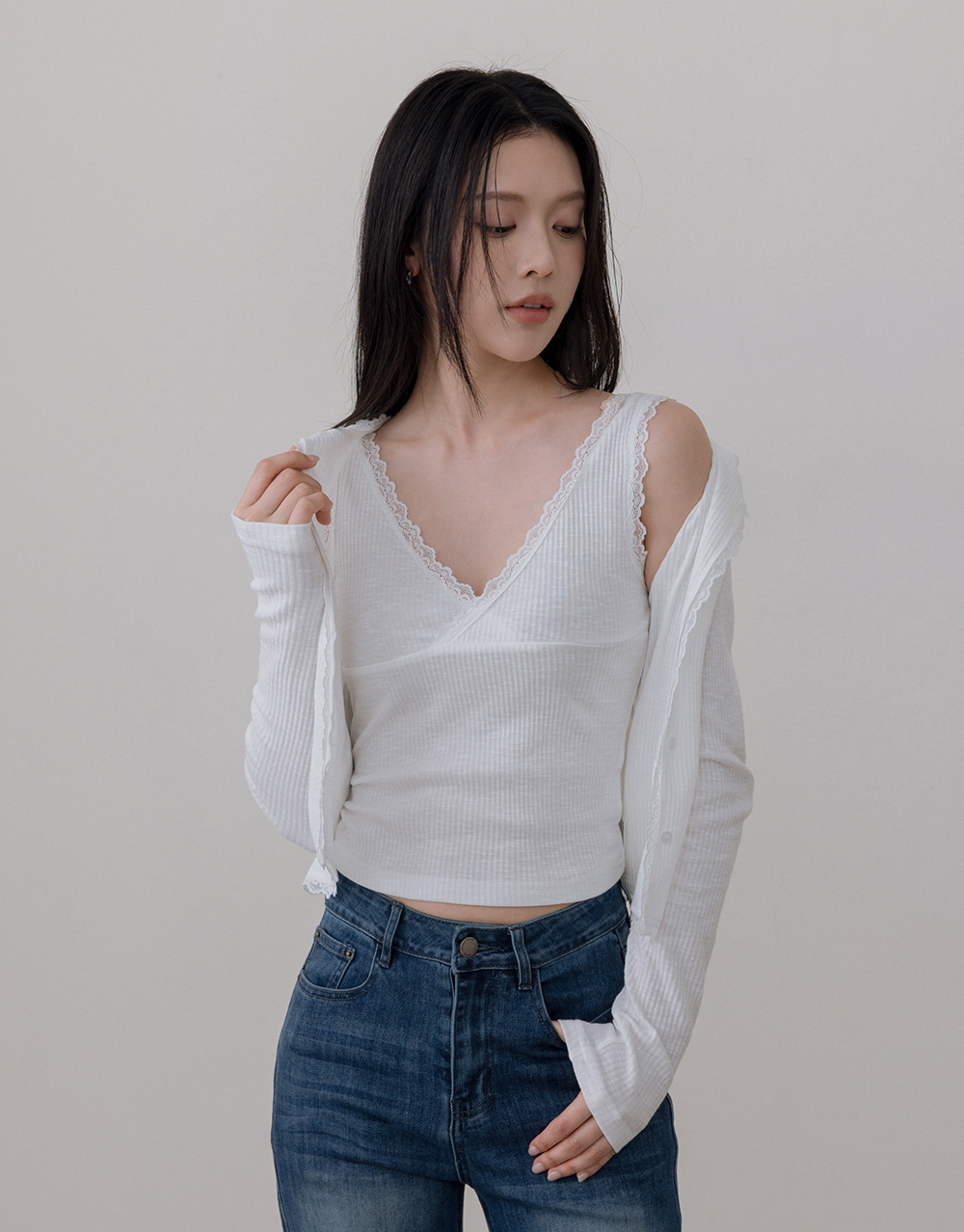 V領坑條蕾絲背心