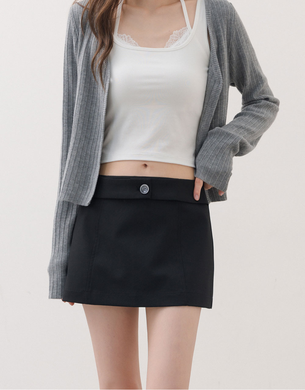 單釦造型短裙